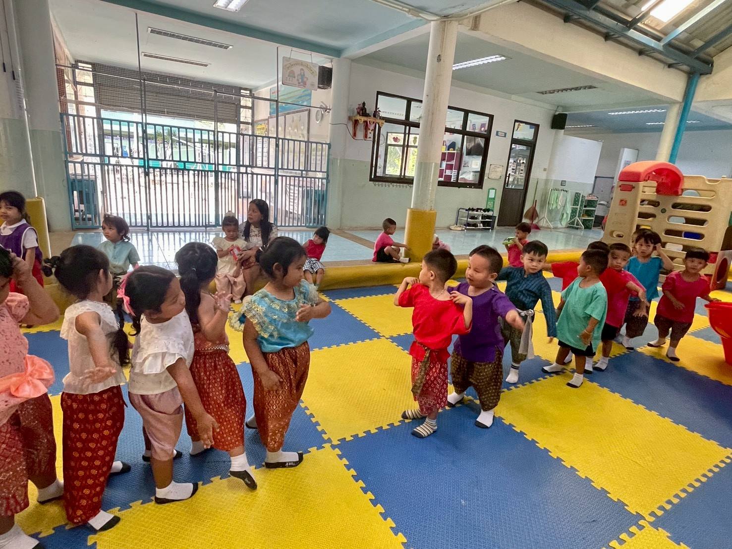 กิจกรรมการเล่นเด็กไทย (อนุบาล 2 ปี)