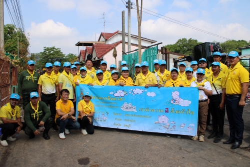 ดำเนินการพัฒนาความสะอาดพื้นที่บ้านเรือนประชาชนที่ประสบอัคคีภัย