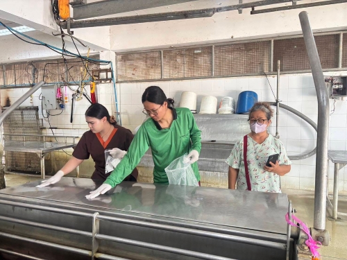 โรงฆ่าสัตว์เทศบาลตำบลหนองม่วง รับการตรวจเก็บตัวอย่างสิ่งแวดล้อมภายในโรงฆ่าสัตว์เทศบาลตำบลหนองม่วง