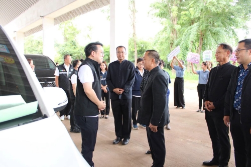 ให้การต้อนรับ โดยท่านรัฐมนตรีว่าการกระทรวงสาธารณสุข เดินทางมาเพื่อมอบนโยบาย รับฟังความคิดเห็นประชาชน และพบปะ อสม.ในพื้นที่อำเภอหนองม่วง